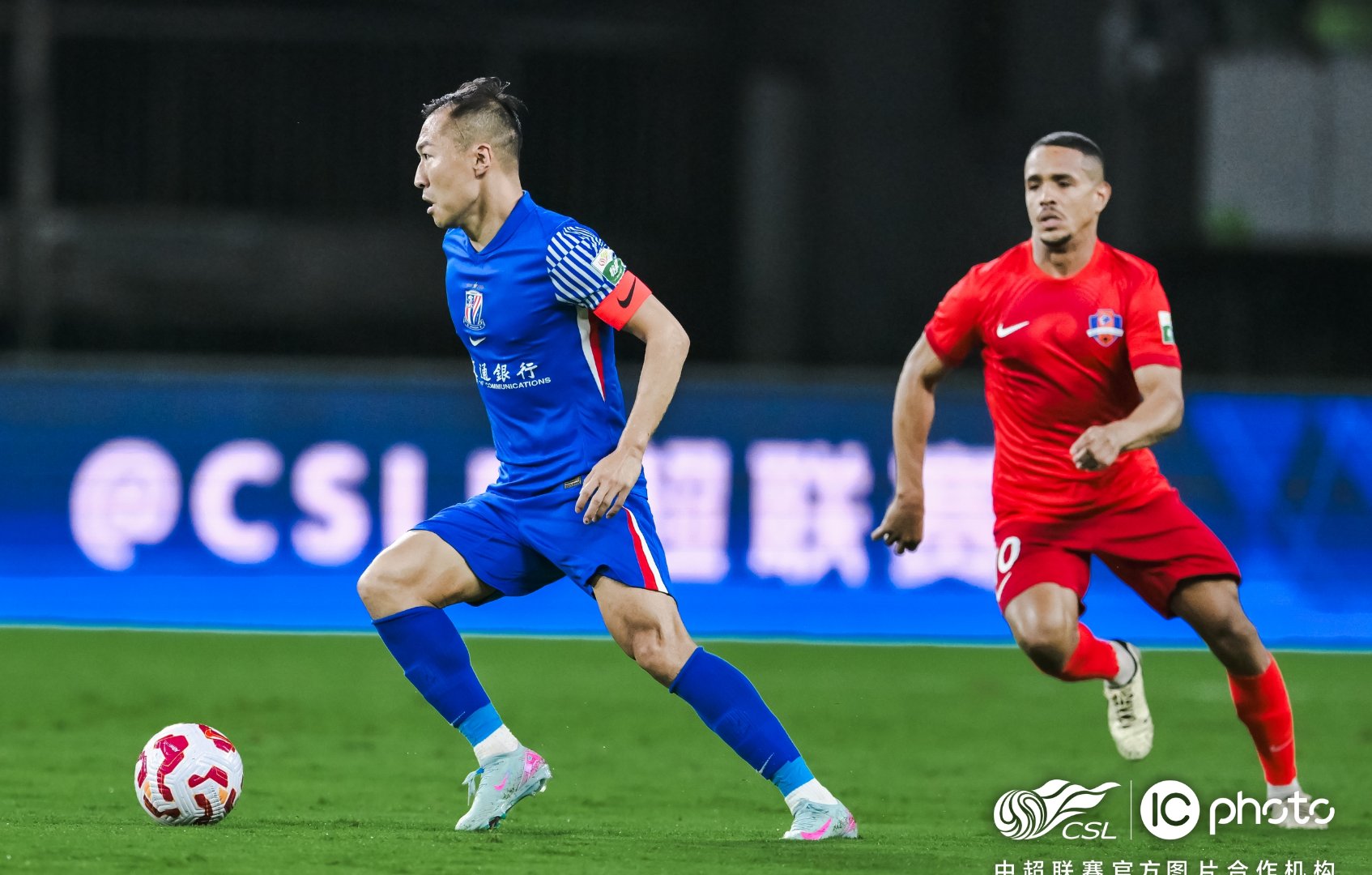 上海申花训练开放日;加时末段刷新队史纪录引欢呼;意大利杯在即;更衣室氛围转暖的简单介绍 上海申花训练开放日;加时末段刷新队史纪录引欢呼;意大利杯在即;更衣室氛围转暖的简单介绍